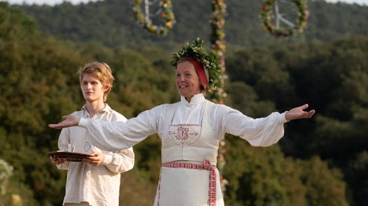 Midsommar (2019) - Movie Review : Alternate Ending