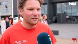 SIF-fan: Rejs en statue af Kent Nielsen https://t.co/LhxQ7A59gI