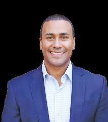 Drew Lester's Instagram, Twitter & Facebook