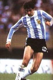 Salary, married, wedding, spouse, family. 032 Mario Kempes My Football Facts