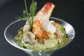Recette De Mousse D Avocat Aux Gambas Et Crumble Au Chevre De Sainte Maure Mousse Avocat Recettes De Mousse Alimentation