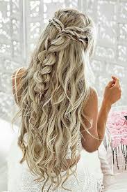 She has already prepared her graduation hat and robe but she still needs to deal with two other things which are her graduation hairstyle and super chic outfit. Simple Year 6 Graduation Hairstyles Simple Hair Style