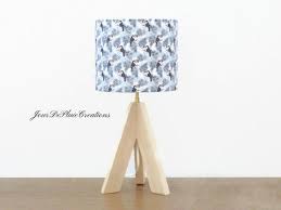 Donnez une touche unique à votre intérieur ! Lampe Trepied Bois Abat Jour Toucans Exotique Tropical Idee Cadeau Personnalisee Noel Anniversaire Decoration Hygge Lampe A Poser En Pin Lampe Trepied Trepied Bois Abat Jour