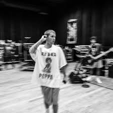 It was hard for me being that young and being in the industry, and not knowing where to turn, and everyone telling me they love me, and just turning their back on you in a second, bieber. Ac9db1tewhasmm