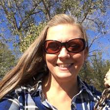 This is a picture of a happy family, but there is an unusual detail that  only the sharp-eyed will notice . This is a picture of a happy family, but  there is