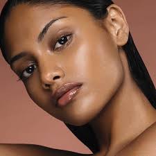 The Coolest Lipstick Eyeliner Trends To Try This Fall Fall Makeup Fall Makeup Trend Waterproof Eyeliner