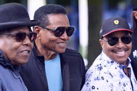 A murit Tito Jackson, fratele lui Michael Jackson. Steve Manning: Ar fi  suferit un atac de cord în timp ce se afla la volan