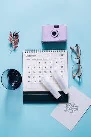 Mungkin tak banyak orang yang menggunakannya sehingga kalender kamu bisa terlihat berbeda. Tetap Produktif Menulis Dengan Desain Kalender Unik Dan Menarik Bagaimana Caranya Family Blogger Indonesia Telling About Daily Life And Family Journey