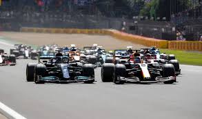 «silverstone 2020, das bedeutete zwei rennen, den britischen grand prix und das rennen zu 70 jahren formel 1. Formel 1 Rennen In Silverstone Nach Crash Unterbrochen Mopo