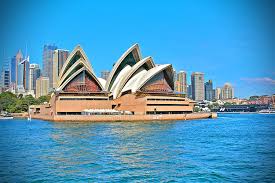 The other introductions are in english. Sydney Ausztralia Titkos Fovarosa
