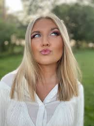 Celeste Knowles's Instagram, Twitter & Facebook