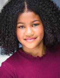 Lisa Vanelli's Instagram, Twitter & Facebook