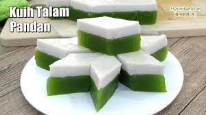 2 cawan tepung gandum (diayak). Kuih Talam Pandan Pandan Tray Cake Mykitchen101en Youtube
