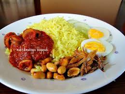 A light meal that is believed to be malay in origin, it is traditionally accompanied by fried anchovies. Assalamualaikum Dan Selamat Sejahtera Alhamdulillah Kami Dan Siap Bersarapan Nasi Lemak Kuning Tumis Selalunya Cm Masak Nasi Lemak Bi Nasi Lemak Tumis Nasi