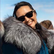 Lacey Bear's Instagram, Twitter & Facebook