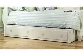 Esf furniture wholesaler specializes in european modern and classic furniture and has 3 warehouse locations in new york, california and canada. Legacy Classic Kids Enchantment Underbed Trundle Storage Drawer On Casters Homeworld Furniture Under Bed Unit