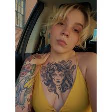 Ebony Mullins's Instagram, Twitter & Facebook