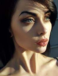 50 Best Stunning And Cutest Labret Lips Piercing Angel Kiss Piercing You May Love Angel Kiss Piercing 34 Grunge Makeup Lip Piercing Labret Piercing