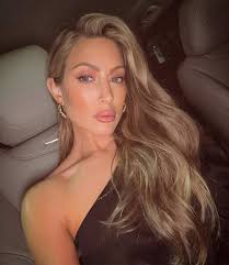 Amber Bacon's Instagram, Twitter & Facebook