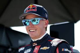 Richard Petty tells Erik Jones how to deal with Kyle Larson