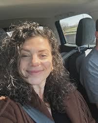 I convinced my very sweet husband to drive me around to do some drop ins  today. I know we all cringe a little when a salesperson comes knockin', but  I promise I