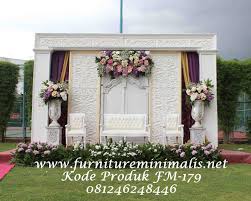 Seharusnya ini yang pertama karena lamaran dulu baru nikah namun dibahas secara acak sebenarnya sama saja. Gebyok Pernikahan Outdoor Terbaru Dekorasi Pernikahan Buatan Sendiri Dekorasi Pernikahan Pernikahan