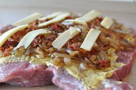 Spiessbraten Spiessbraten Mit Speck Zwiebelfuellung 02 300x199 Spiessbraten Gefullter Rollbraten Mit Speck Und Zwiebeln Spiessbraten Rollbraten Braten