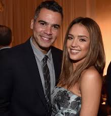 Follow this article till the end to know more about the story of jessica alba's husband, cash warren. Jessica Alba With Husband Cash Warren Image Celebrities Infoseemedia