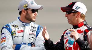 Johnson became the first rookie driver to lead the point standings and to win twice at the same track during a season, by sweeping both races at dover. What If Jimmie Johnson Wasn T In The 48 Nascar En Espanol