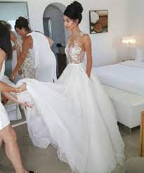Weitere ideen zu braut, kleider, brautkleid. Instagram Photo By Weddings By Yours Truly Jul 15 2016 At 1 20am Utc Wedding Dresses Tulle Wedding Dress Sweep Train Wedding Dress