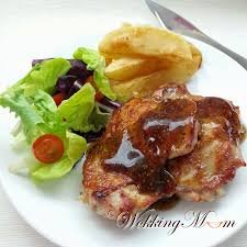 The chicken comes out flavorful with a sweet and tangy glaze. Let S Get Wokking Black Pepper Chicken Chop é»'èƒ¡æ¤'é¸¡æ‰' Singapore Food Blog On Easy Recipes