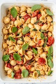 Baked Feta Pasta Recipe In 2021 Feta Pasta Pasta Recipes Baked Feta Pasta