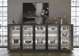 The Warm Welcoming Atmosphere Of The Snaidero Frame Kitchen Idea Also Transpires Fro Modern Kitchen Trends Modern Kitchen Glass Cabinets Glass Kitchen Cabinets