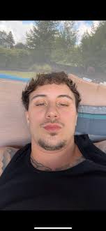 ANY SUGGESTIONS FOR FULL CHEST DESIGN THANK YOU .