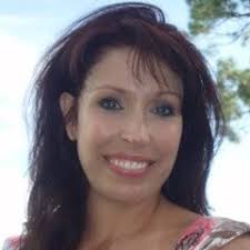 Kerri Leach's Instagram, Twitter & Facebook