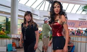 Late night with seth meyers (2014). Patty Jenkins Hopes To Bring Wonder Woman Into Present Day Doesn T Want To Direct A Justice League Movie