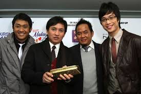 Gunakan layanan kami untuk menemukan! Yovie Dan Nuno Indonesia Sangat Berbangga Jadi Tuan Rumah Asian Games Ivoox Indonesia