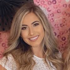 Deborah Rojas's Instagram, Twitter & Facebook