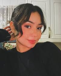 Lorena Arce's Instagram, Twitter & Facebook