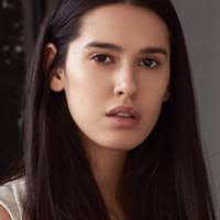 Welcome to my humble abode! 10 Andreea Balaban Profiles Linkedin