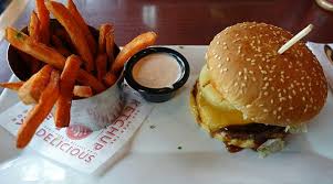 RED ROBIN GOURMET BURGERS, Vancouver