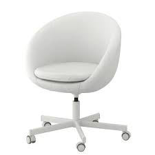 Polypropylene plastic chair frame, swivel: Un Bureau Fonctionnel Flexible Et Tres Tendance White Swivel Chairs Comfy Chairs Chairs Loft