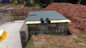 Projekt Poolbau Das Technikhaus Nach Dem Ausschachten Dem Giessen Der Bodenplatte Und Dem Bau Der Mauern War Es Nun An Der Zeit Sich Dem Te Poolbau Pool Bau