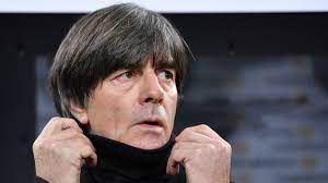Und er antwortete auch noch drauf. Fussball Nationalmannschaft Low Verzichtet Auf Gehalt Sport Sz De