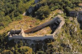 Chateau De Montsegur L Ultime Refuge Cathare Chateaux Cathares Cathares Chateau Ecosse