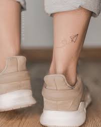 74 of the tiniest, most tasteful tattoos ever. 25 Simple And Small Tattoo Designs For Women Tikli