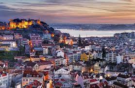 Počet obyvatel přesahuje půl milionu, ale s okolními okrajovými částmi je to podstatně. Portugalsko Lisabon Z Viedne S Letenkami Od 20