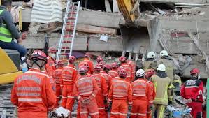 Etiketler:deprem izmir izmir depremi izmir depreminde ölenler. Izmir Depreminde Olenlerin Sayisi 35 E Yukseldi