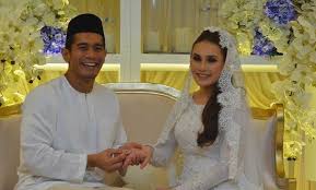 Menurut elena, sebagai bapa kepada anak mereka, khalifa fahrel yang kini berusia 7 tahun, fahrin. 9 Fakta Menarik Tentang Perkahwinan Fahrin Ahmad Elena Eleas Yang Tidak Diketahui Ramai
