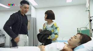 Tại căng tin công ty, khi long (mạnh trường) hỏi về hồ sơ một dự án, thy báo cáo rằng vẫn còn hạng mục điện nước chưa xong và việc này được giao cho nam. HÆ°Æ¡ng Vá»‹ Tinh Than Táº­p 28 Nam Giáº£ Lam Báº¡n Gai Khanh Khiáº¿n Long Bá» RÆ¡i Thy